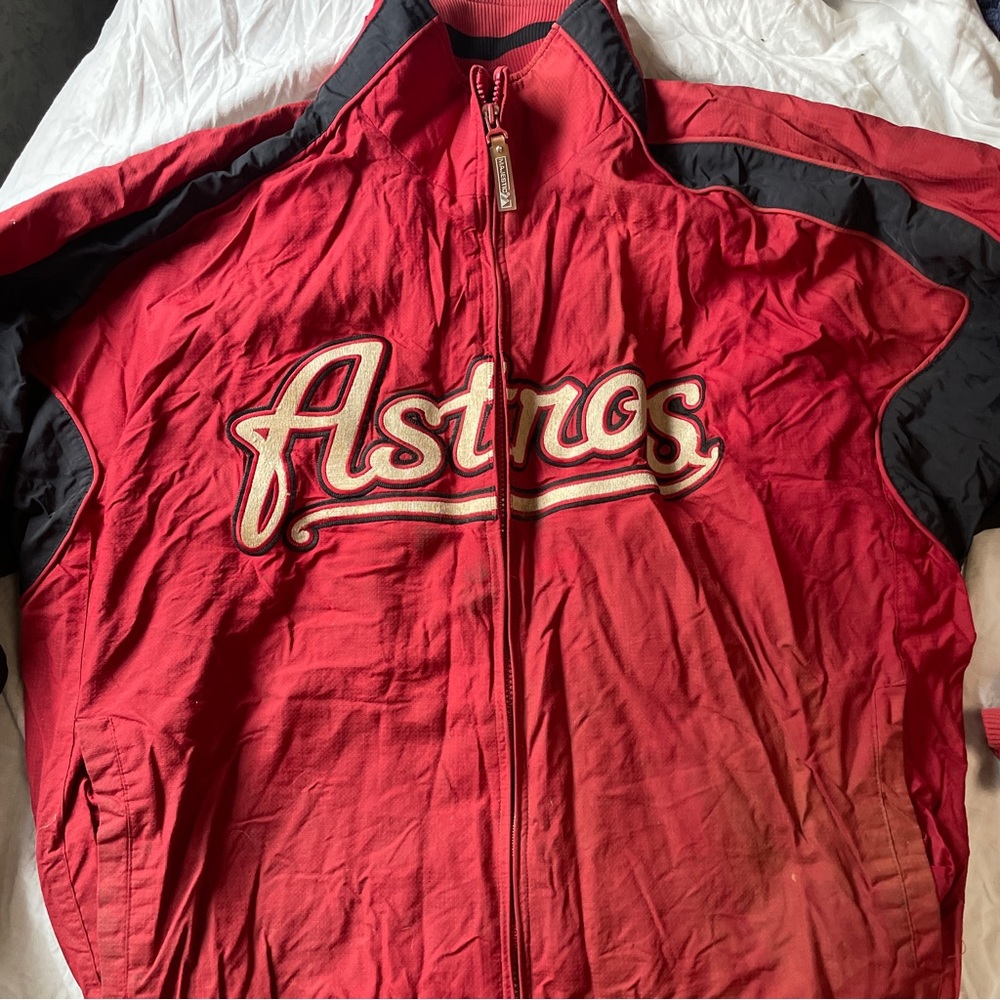 MOVING SALE! Vintage Astros Majestic Red Jacket XL